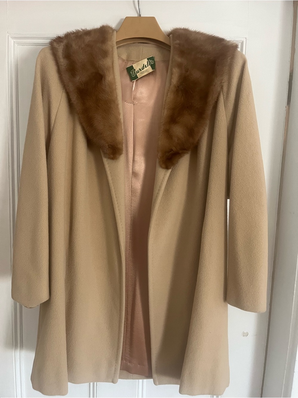 Vintage 1940s Einiger 24K Pure Cashmere Mink Trim Open Swing Clutch Coat